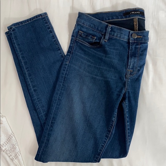 J Brand Mid Rise Skinny Jean with cuts Size 28 - Picture 3 of 7